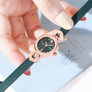 Montre à bracelet en cuir minimaliste pour femme, montre-bracelet à quartz polyvalente et élégante. - Product Image 2