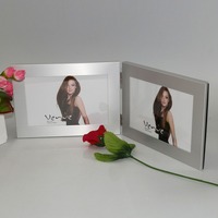 Cadre photo en métal au design personnalisé tendance pour filles, cadre en aluminium argenté pour l'affichage de photos, usage décoratif