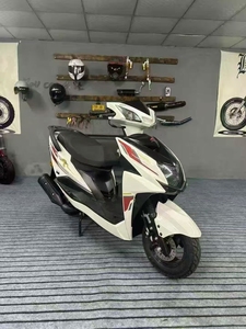 Scooter 125cc di piccole dimensioni: leggero, agile e perfetto per gli spostamenti quotidiani - Product Image 3