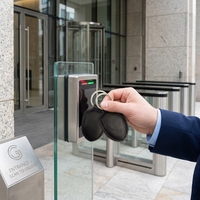 Hochleistungs-Smart-Security-Token für den Zugang zu Gewerbegebäude-Türen: RFID-Leder-Schlüsselanhänger-Karte