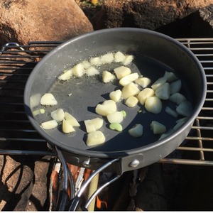 Poêle à frire légère d'extérieur en alliage d'aluminium antiadhésive, 1 pièce, ustensile de cuisine portable pour le camping, pour 2-3 personnes, pour pique-nique - Product Image 2