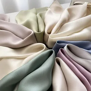 YOMO OEM Tissu En Soie Meilleure Qualité Luxe Musulman Mode Uni Carré Écharpe Soie Hijab