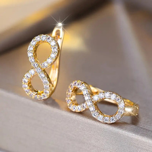 Orecchino a Cerchio Infinity per Donne, Stile Pavé Scintillante, Gioiello alla Moda per Uso Quotidiano - Product Image 5