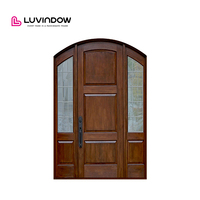 Puerta de Entrada de Madera Sólida Diseñada por Arquitectos, Combinando Estética, Funcionalidad y Valor a Largo Plazo