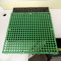 Cellule de drainage modulaire en HDPE pour la rétention et le drainage de l'eau, idéale pour les toits végétalisés, les jardinières et les systèmes de gestion des eaux souterraines