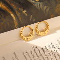 Boucles d'oreilles basiques en acier inoxydable avec anneaux en forme d'étoile et boucles d'oreilles incrustées de diamants plaqué or 18 ct