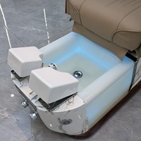 Fauteuil de pédicure de luxe moderne à dossier haut sans tuyauterie, base LED, baignoire en verre céramique, spa à jets en cuivre réglable pour salon de manucure