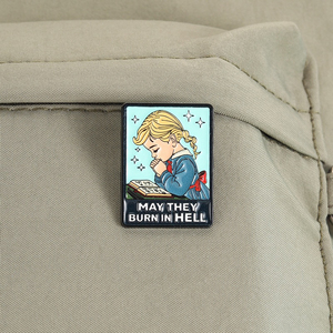 Épinglette <span class=keywords><strong>en</strong></span> émail personnalisée Fille priante « Que leurs âmes brûlent <span class=keywords><strong>en</strong></span> enfer» – Badge métallique avec citation amusante, épinglette de revers, cadeau de bijoux créatif - Product Image 4