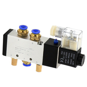 Válvula Solenoide Dde Dade Pneumatics 4V310-10, 24V DC, 48W, 100% Ed, Válvula de Control Neumática de Dos Posiciones y Cinco Vías - Product Image 1