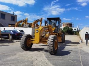 รถเกรดเดอร์ Caterpillar 140H รุ่นดั้งเดิมครบชุด พร้อมระบบบังคับเลี้ยวไฮดรอลิก  พร้อมริปเปอร์หลัง ยางสำหรับงานหนัก ประสิทธิภาพการทำงานที่มั่นคง - Product Image 3