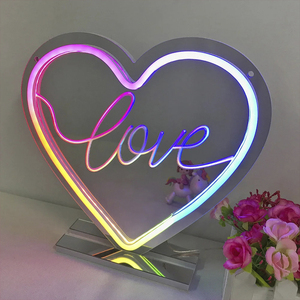 Tùy chỉnh hiện đại Anime Acrylic thắp sáng gương Vanity với đèn trang trí Neon thiết kế thẩm mỹ cho cửa hàng thời trang hiển thị - Product Image 6