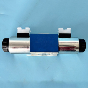 R90092568 4WRAE10W1-30-2X/G24N9K31/F1V ตัวควบคุมทิศทางแบบสัดส่วนที่ทำงานโดยตรง (พร้อมอุปกรณ์อิเล็กทรอนิกส์ OBE ในตัว) - Product Image 1