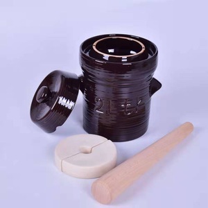 Jarra de Cerámica para Kimchi de 2L, Pequeña Capacidad, con Piedra para Fermentación, Ecológica, No Tóxica, Libre de BPA, Incluye Varilla Mezcladora - Product Image 1