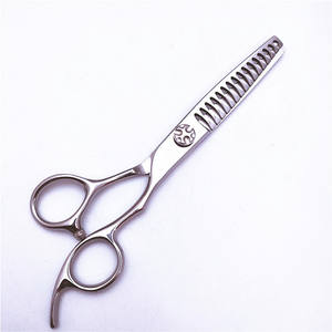 Ciseaux à effiler en forme d'arête de poisson 62 mm, personnalisables, pour coiffure, pour droitiers - Product Image 4