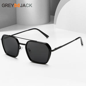 Lunettes de soleil polarisées Greyjack, monture en métal noir, protection UV400, design carré unisexe, type 3, verres TAC - Product Image 1