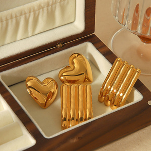 Boucles d'oreilles pendantes en forme de cœur, plaquées or 18 carats, en acier inoxydable, pour femmes, bijoux de fête, design géométrique - Product Image 1