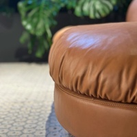 Canapé de loisirs une place au design nordique, en cuir PU vintage couleur crème Tofu Block, avec mousse haute densité Hamburger, pour salon, hôtel, hôpital