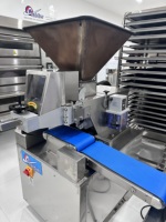 Diviseur de pâte à haute humidité 78% d'eau avec machine à rouler conique de haute qualité en stock au meilleur prix