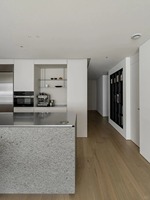 Meja Bar Minimalis dengan Fungsi Soket Kompor Induksi Pabrik - Pulau Kabinet Dapur Modern Kustom