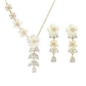 Pendientes Colgantes de Concha y Flor con Circonitas, Chapados en Oro, Joyería Floral para Regalo de Boda o Fiesta, ¡EL MEJOR! - Product Image 4