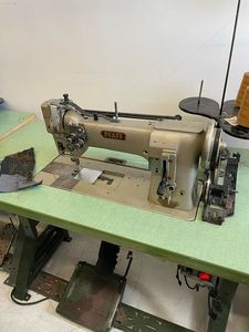 Machine à coudre industrielle <span class=keywords><strong>PFAFF</strong></span> à double aiguilles, fabriquée en allemagne - Product Image 3