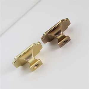 Nuevo Tirador de Armario Ovalado Minimalista de Aleación de Zinc de Lujo Ligero Estilo Nórdico, Diseño Flor de Ciruelo Antiguo Dorado Auspicioso - Product Image 3