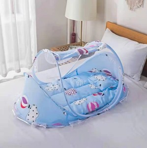 Ensemble de literie pour bébé en tissu doux à motifs de dessins animés 100% polyester - Comprend une moustiquaire pliable antistatique, un drap de lit et une housse de couette 3 pièces - Product Image 3