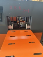 Machine de fraisage automatique à trois axes OUXIN pour profilés en aluminium avec moteur 3KW et moteur pour fenêtres PVC/UPVC, CNC haute précision