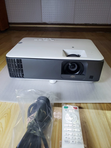 TK700 4K UHD DLP Projector Home Theater <b>Gaming</b> Projector Support HDR Full 3D - Product Image 4