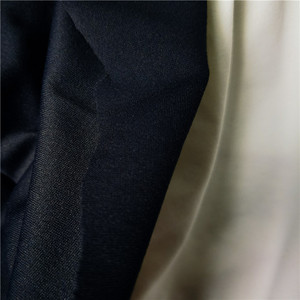 Tela de Punto Jersey Sencillo de Poliéster y Elastano de Secado Rápido, Absorbente de Humedad y Sensación Fresca - Product Image 4