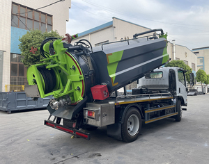 Camion de <span class=keywords><strong>vidange</strong></span> des eaux usées à aspiration combinée ISUZU Euro 5 de 9000 L avec système de jet d'eau haute pression pour le nettoyage professionnel des canalisations - Product Image 4