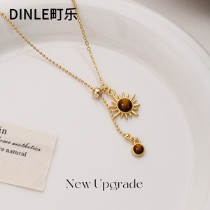 สร้อยคอแฟชั่นผู้หญิงทรงดาวประดับเพชรไทเกอร์อายสีทอง ดีไซน์เก๋สำหรับฤดูใบไม้ร่วงและฤดูหนาว - Product Image 1