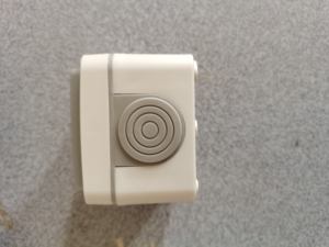 สวิตช์ติดผนังเสาเดียวภายนอก IP54 10AX วัสดุพีวีซี250V กระแสไฟ10A/16A สูงสุดสำหรับบ้านใช้สายสกรู EU - Product Image 4