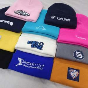 Bonnet tricoté personnalisé avec logo pour adultes, enfants et bébés – Idéal pour l'automne, l'hiver, le ski et le patinage en extérieur - Product Image 5