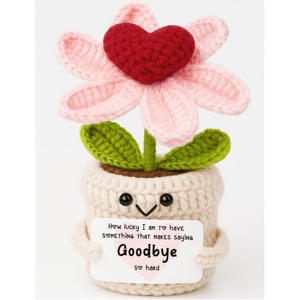 Fleur en crochet faite à la main en forme de cœur - Cadeau sentimental pour la meilleure amie, maman, elle - Décoration de bureau tricotée mignonne et éternelle - Product Image 3