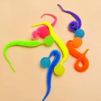 Jouet à mâcher pour chat en peluche en forme de chenille avec balle élastique, baguette interactive anti-ennui, résistant aux griffures et aux morsures, vente en gros