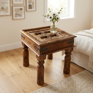 Mesa de centro cuadrada de madera maciza con patas desmontables, mesa auxiliar con detalles en latón, hecha a mano para sala de estar u hotel - Product Image 1