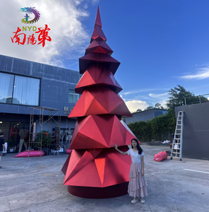 <span class=keywords><strong>Albero</strong></span> di Natale Gigante Personalizzato in Acrilico Rosso a Specchio per Esterni, Decorazione Natalizia per Centri Commerciali, Hotel e Forniture per Festività - Product Image 2