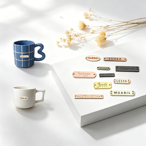 Étiquette métallique personnalisée avec logo, strass creux, plaque en métal émaillée à coudre, sans nickel, pour hijab, vêtements, tricots - Product Image 4