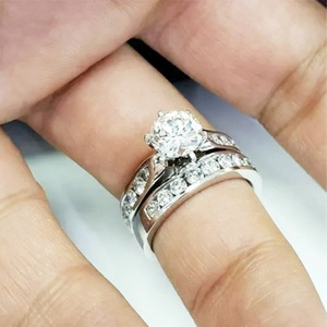 Anello Semplice con Zirconi per Donne, Elegante Gioiello da Dito alla Moda - Product Image 6