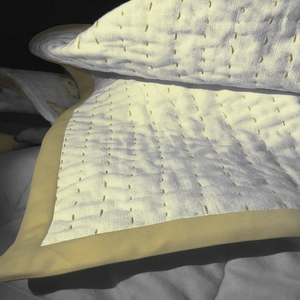 Ensemble de couette Kantha en coton biologique pur à 100 %, doux, réversible, écologique, garnissage en polyester pour la maison et l'hôtel - Product Image 1