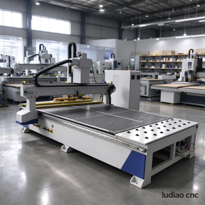 Centre d'usinage CNC <span class=keywords><strong>automatique</strong></span> à changement d'outil linéaire de grande taille 2136 pour le nesting de panneaux en MDF et bois massif - Product Image 6
