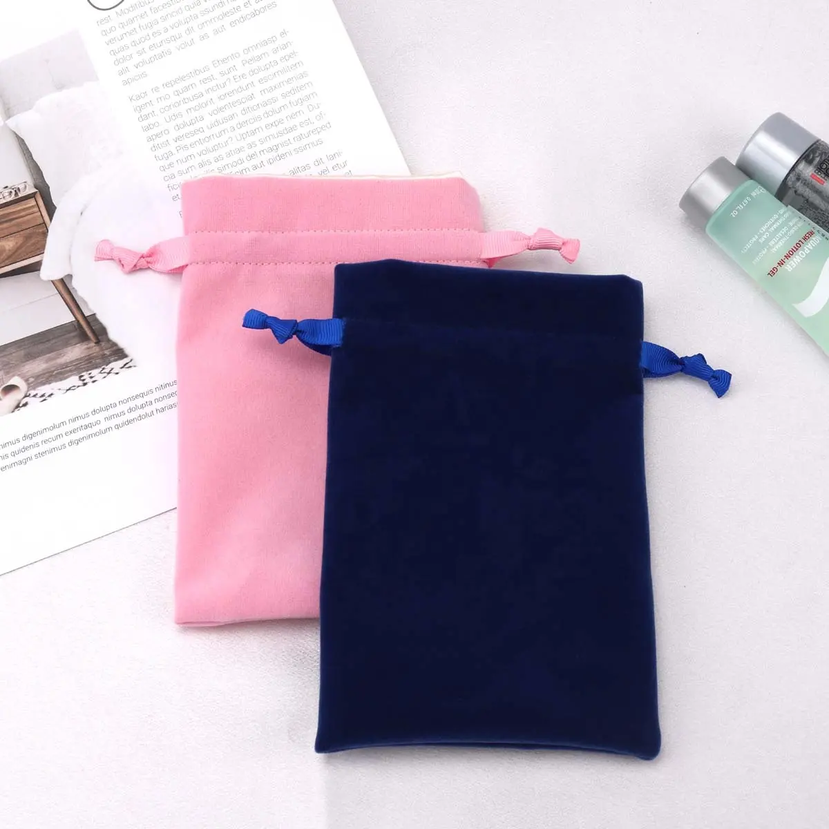 High-End Luxe Kleurrijke Fluwelen Tas Met Trekkoord Voor Fles Op Maat Gemaakte Fluwelen Cadeau-Sieradentas