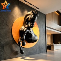 Sculpture murale de cheval en fibre de verre sur mesure, directement de l'usine, art 3D traversant le mur, statue animale pour la décoration de hall d'hôtel, villa, salon