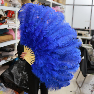 Oferta Económica de Hermosos Abanicos de Plumas de <span class=keywords><strong>Avestruz</strong></span> Grandes y Esponjosas Teñidas de Colores para Baile y Decoración de Actuaciones de Carnaval - Product Image 2