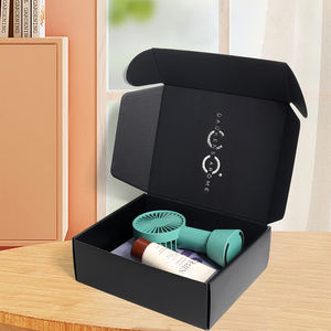 Cajas de Envío Personalizadas de Cartón Corrugado Negro Mate con Relieve y Recubrimiento UV, Cajas de Envío de Lujo para Calcetines, Materiales Reciclados - Product Image 2