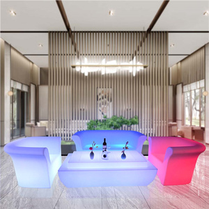 Juego <span class=keywords><strong>de</strong></span> sofás LED <span class=keywords><strong>de</strong></span> plástico PE iluminado con logotipo personalizado muebles para eventos <span class=keywords><strong>de</strong></span> boda con iluminación RGB <span class=keywords><strong>de</strong></span> 16 colores cambiantes - Product Image 2