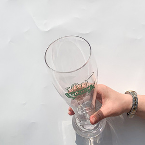 Tasse en verre vert du Moyen-Âge Conception irrégulière transparente pour bière café jus lait autres boissons échantillon gratuit disponible - Product Image 3