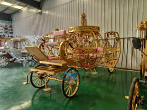 Poupée de <span class=keywords><strong>princesse</strong></span> de chariot de <span class=keywords><strong>cendrillon</strong></span> de citrouille d'or avec le jouet de <span class=keywords><strong>princesse</strong></span> de chariot de citrouille de taille réelle - Product Image 3