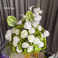 Arrangements floraux de mariage MoKtong, fleurs d'hortensia irrégulières blanches et vertes, centre de table en forme de boule